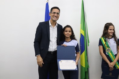 TRE-MT DIPLOMAÇÃO DE ESTUDANTES DO ADVENTISTA - CRIANÇAS NO MEMORIAL