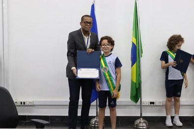TRE-MT DIPLOMAÇÃO DE ESTUDANTES DO ADVENTISTA - CRIANÇAS NO MEMORIAL