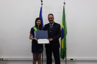 TRE-MT DIPLOMAÇÃO DE ESTUDANTES DO ADVENTISTA - CRIANÇAS NO MEMORIAL