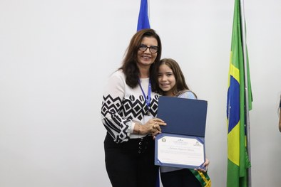 TRE-MT DIPLOMAÇÃO DE ESTUDANTES DO ADVENTISTA - CRIANÇAS NO MEMORIAL