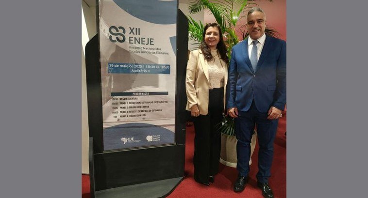 TRE-MT marca presença no XII Encontro Nacional das Escolas Judiciárias Eleitorais 2 #DescriçãodaImagem: A imagem mostra o presidente da Escola Judiciária Eleitoral (EJE-MT), Welder...