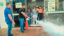 Servidores da 10º Zona Eleitoral de Rondonópolis participam de treinamento de combate a incêndio